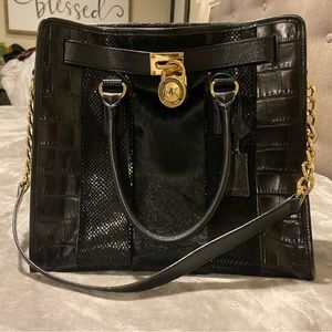 Michael Kors Black & Gold chain